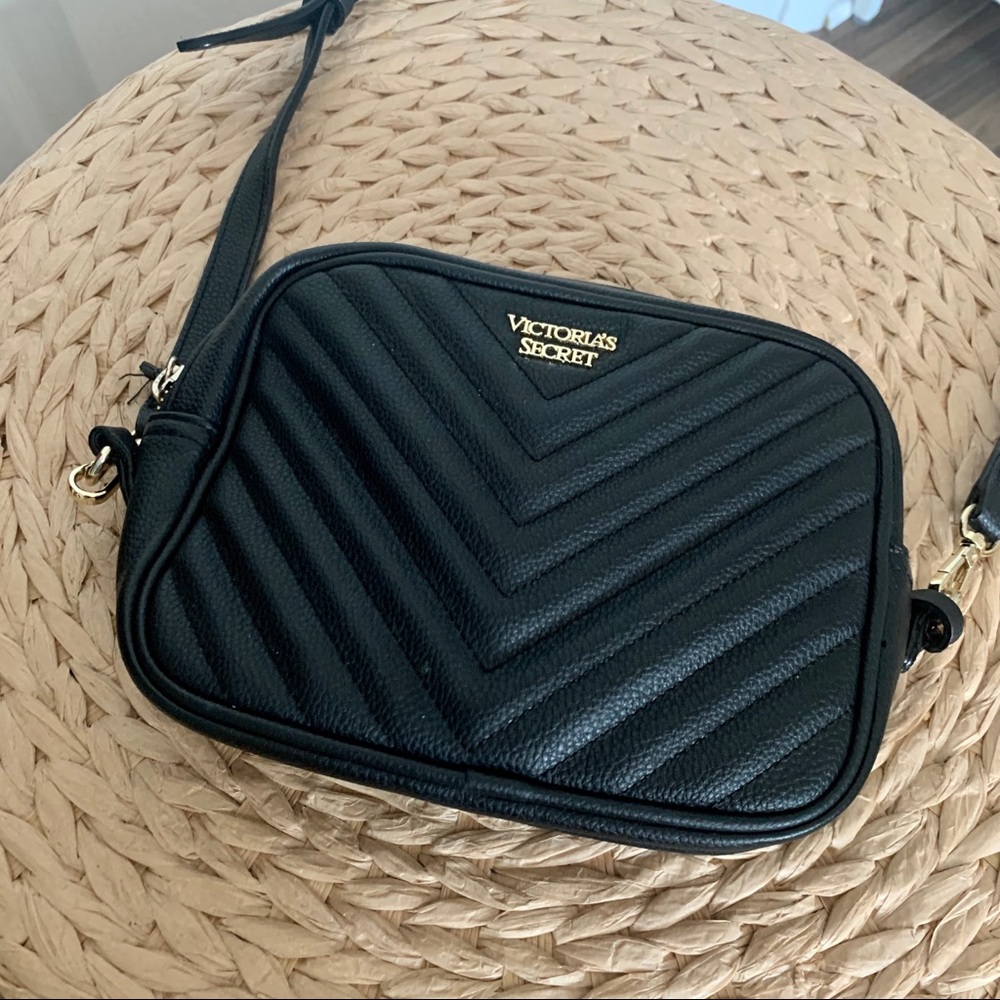 VICTORIA SECRET CROSS BODY BELT BAG